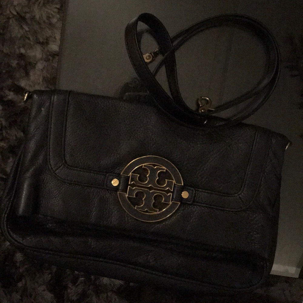 Black Tory Burch crossbody with strap